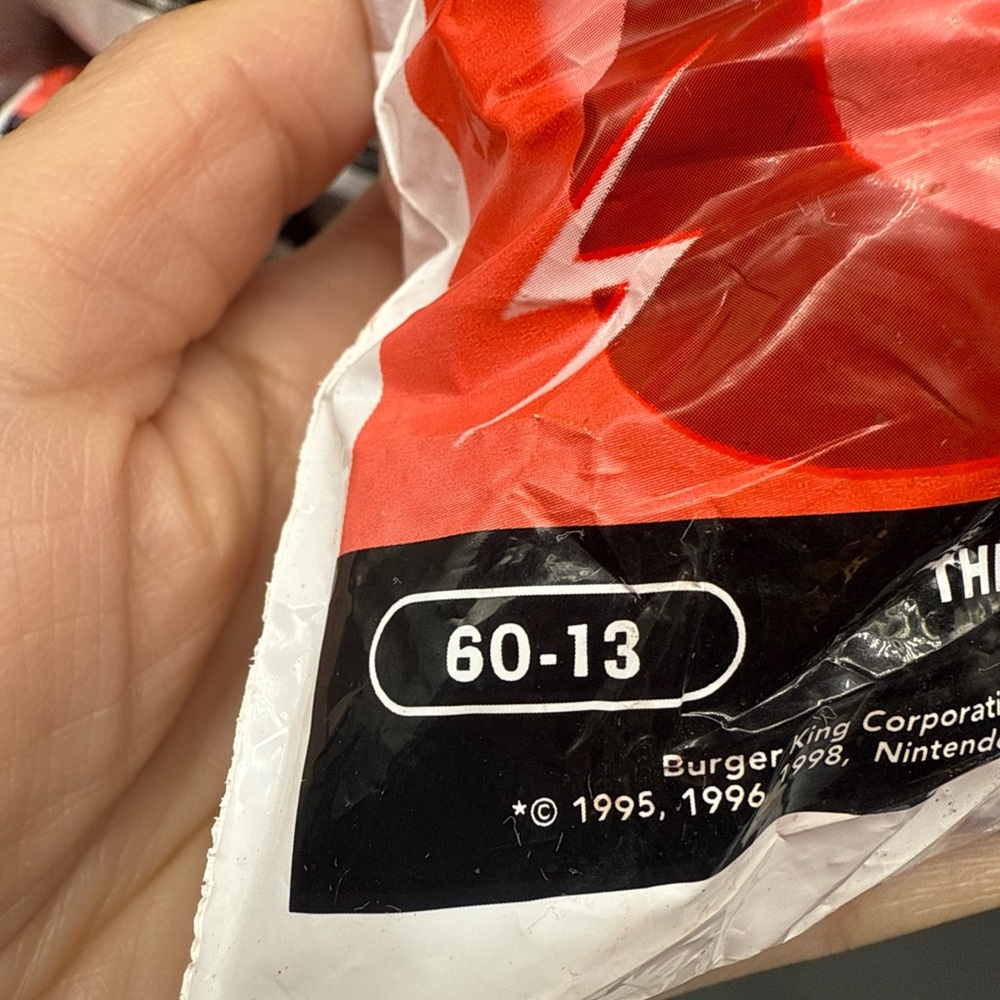 1999 Sealed Burger king Pokémon Pokeball Toy #60-13 Dragonite-Keyring(unopened)